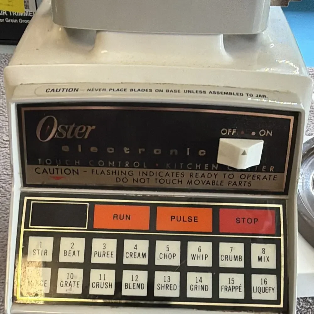 Oster Touch Control Kitchen Center Blender 16-Speed 400W White , plastic Jar Lid